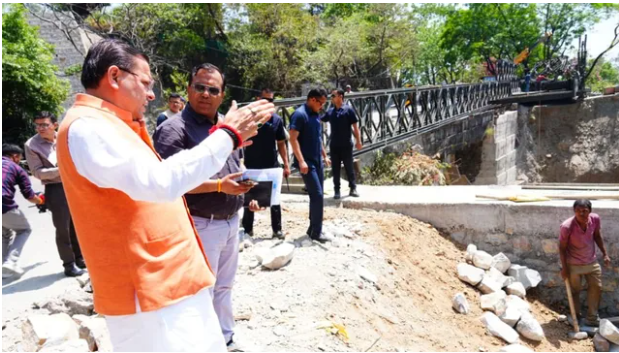 ग्राउंड जीरो पर उतरे सीएम धामी, काबू में रहेगा मसूरी रोड का जाम