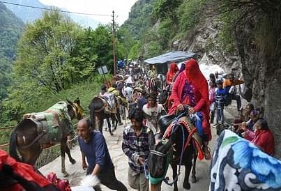 चारधाम यात्रा के पहले दिन ही उमड़ा आस्था का जनसैलाब, 10 हजार श्रद्धालुओं ने किए दर्शन