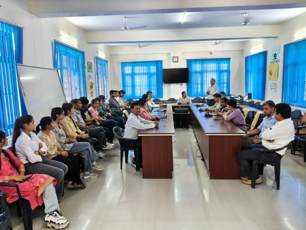 भारत बौद्धिक राष्ट्रीय परीक्षा 2026 के प्रतिभागियों को प्रचार्य ने प्रमाण पत्र प्रदान किये