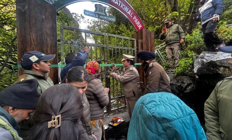 इंतजार खत्म! पर्यटकों के दीदार के लिए खुली विश्व प्रसिद्ध फूलों की घाटी