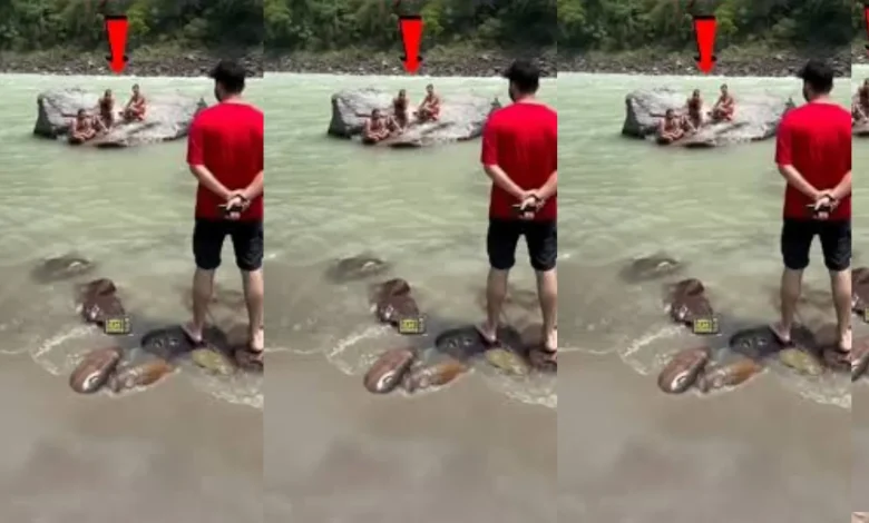 नहीं बाज आ रहे पर्यटक!, अब Rishikesh में गंगा के बीचों-बीच पी रहे शराब