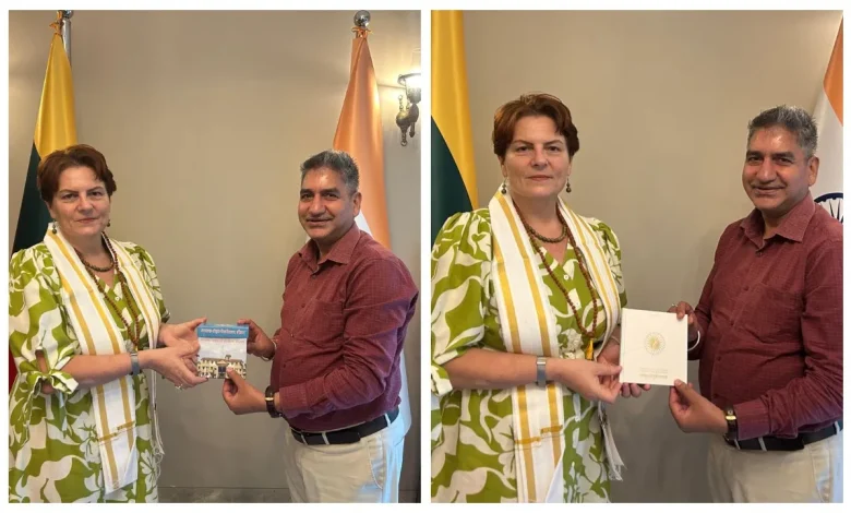 लिथुआनिया की राजदूत से मिले उत्तराखंड के संस्कृत सचिव, भाषा की विरासत पर हुई चर्चा
