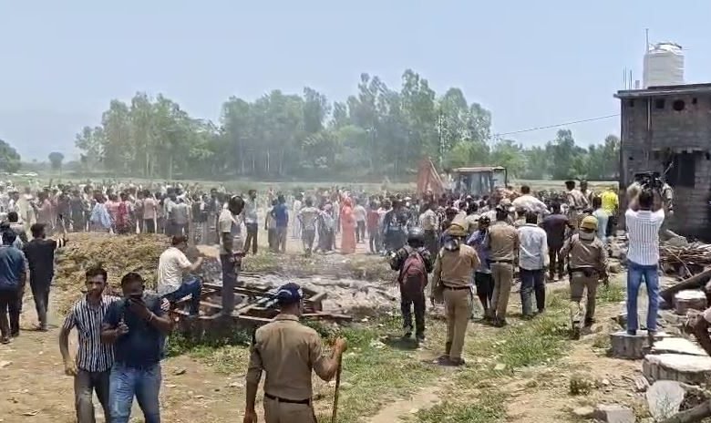 विकासनगर में दो समुदाय के बीच बवाल: प्रशासन ने एहतियातन बंद की इंटरनेट सेवा