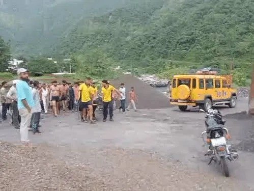 देहरादून में युवक सहस्त्रधारा में पानी के तेज बहाव में बहा, डूबने से मौत