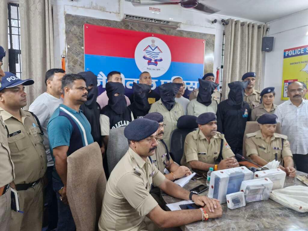 हल्द्वानी: ऑपरेशन हॉटस्पॉट में अंतरराष्ट्रीय साइबर सिंडिकेट का SSP मंजूनाथ टीसी ने किया खुलासा, मुख्य सरगना समेत 8 गिरफ्तार