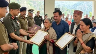 उत्तराखंड के दो सपूतों को 29 और 32 साल बाद मिला बलिदानी होने का सर्टिफिकेट, सम्मान पाकर स्वजनों की छलकीं आंखें