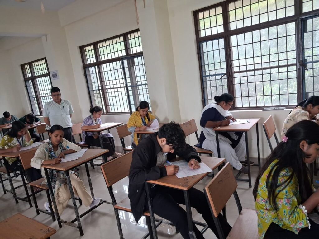 नरेंद्र नगर महाविद्यालय में उच्च स्तरीय मानवीय मूल्यों के विकास के लिए”भारतीय संस्कृति ज्ञान परीक्षा” आयोजित