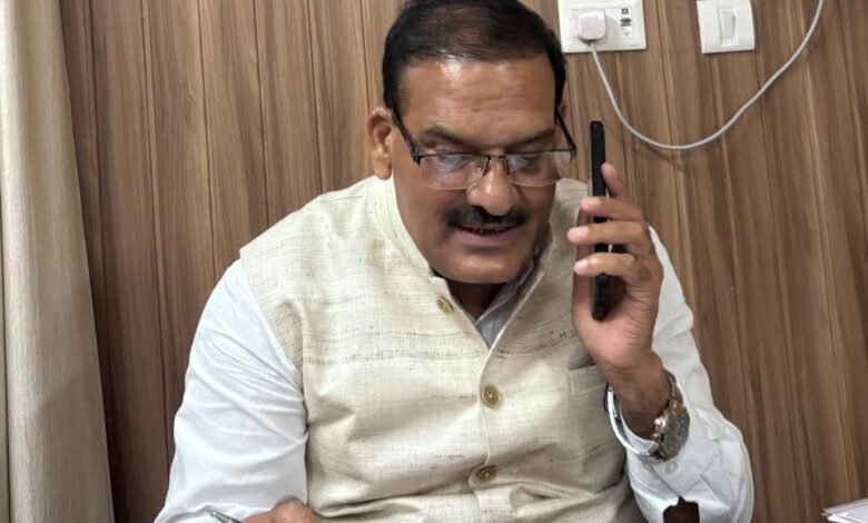 सोशल मीडिया पर आपत्तिजनक टिप्पणियां, विक्रम नेगी ने दी कार्रवाई की चेतावनी