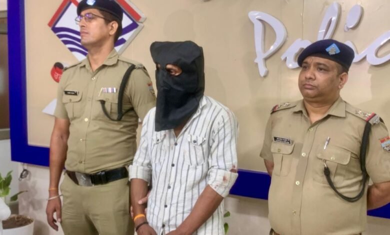 देहरादून में ट्रिपल मर्डर केस का खुलासा, प्लंबर निकला कातिल